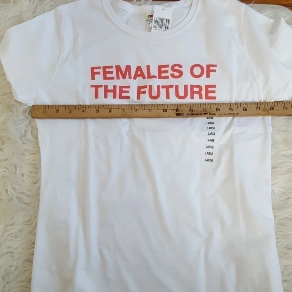Females of the future graphic tee - Picture 4 of 5